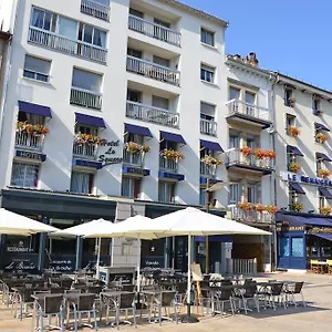 Le Square Hotel
